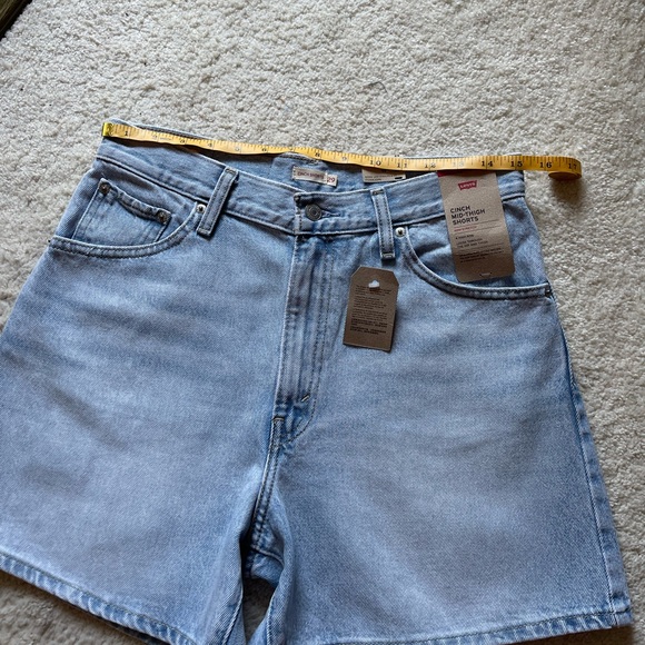 NWT Levi's Cinch High Rise Denim Shorts Size 29 - Picture 7 of 11